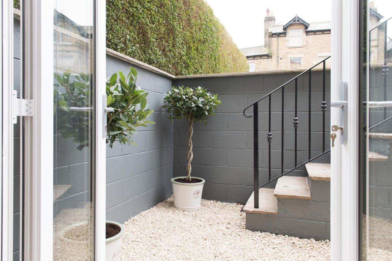 The Burrow By Harrogate Serviced Apartments Esterno foto